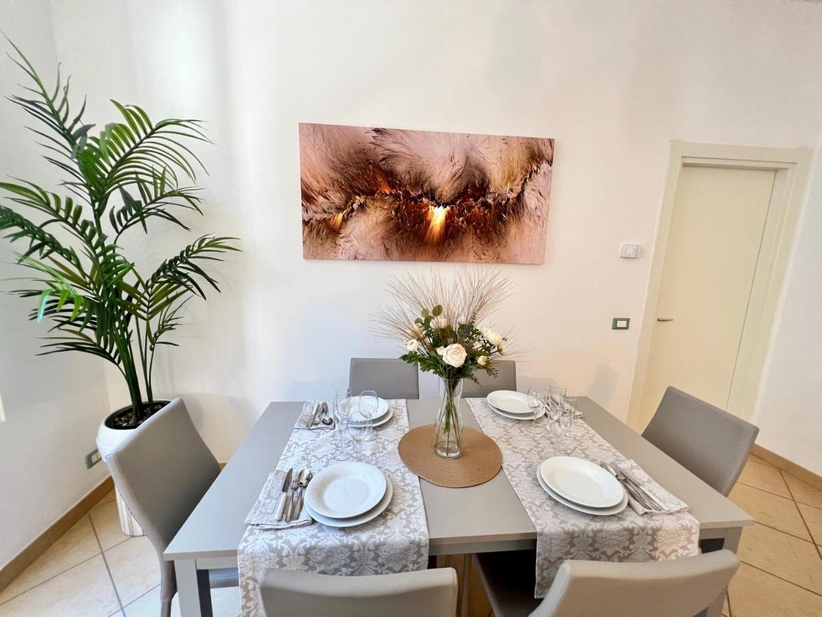 Divina Luxury Apartment With Jacuzzi Near The Lake Como Kültér fotó