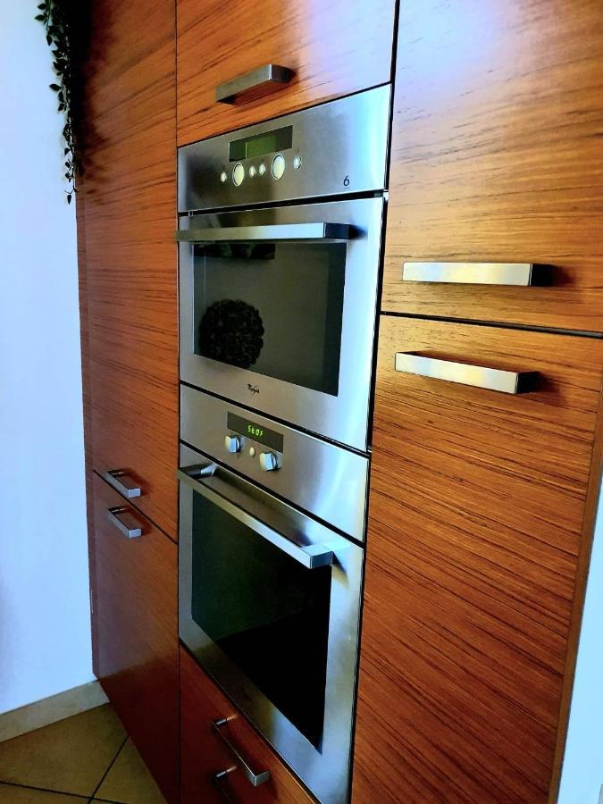 Divina Luxury Apartment With Jacuzzi Near The Lake Como Kültér fotó